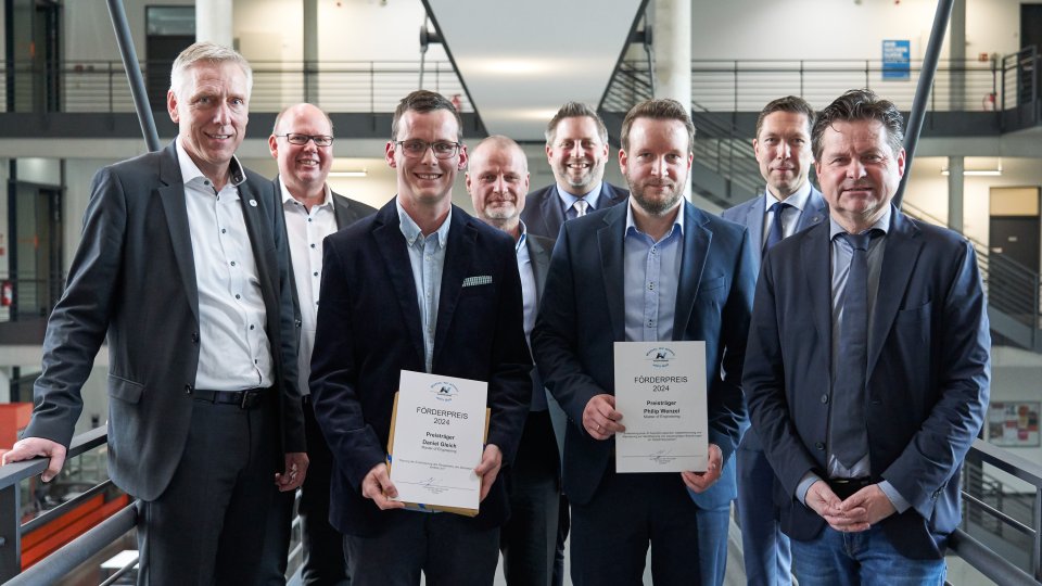 Die Preisträger des Förderpreises 2024 mit Ihren Professoren und Vertretern des Aggerverbandes