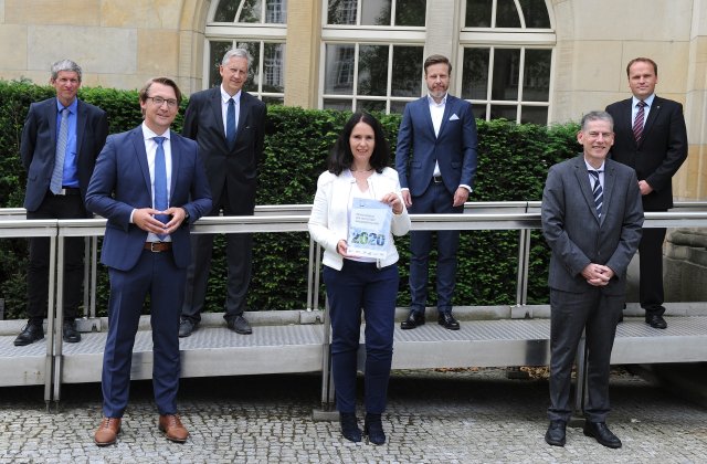 Neues Branchenbild der Wasserwirtschaft an Staatssekretärin im Bundesministerium für Wirtschaft und Energie übergeben