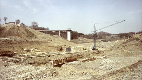 Wiehltalsperre im Bau: Schalungsarbeiten am Zugangsstollen