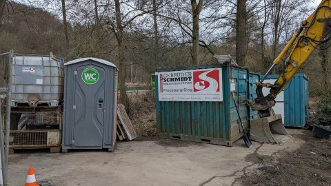 Die Baustelleneinrichtung ist erfolgt...