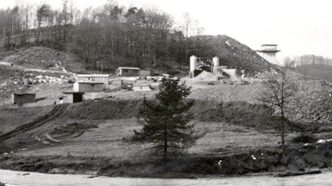 Wiehltalsperre: Blick auf die Asphaltbetonmischanlage.