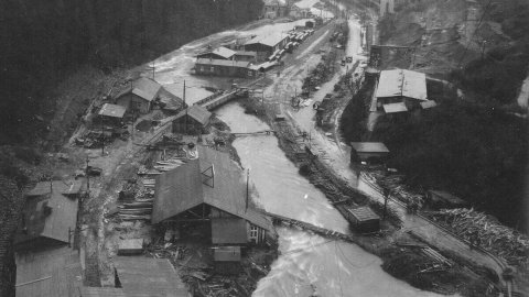 Aggertalsperre im Bau: Hochwasser