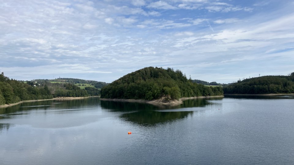 Die Aggertalsperre vor dem Beginn der Freiwassermeisterschaften_2024