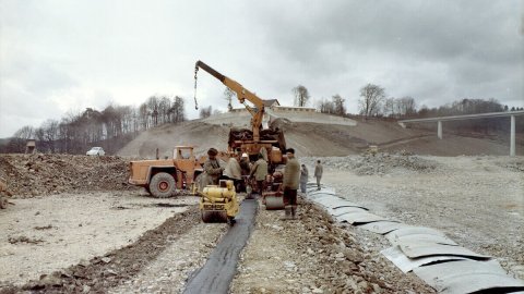 Wiehltalsperre: Einbau der Asphaltbetondichtung