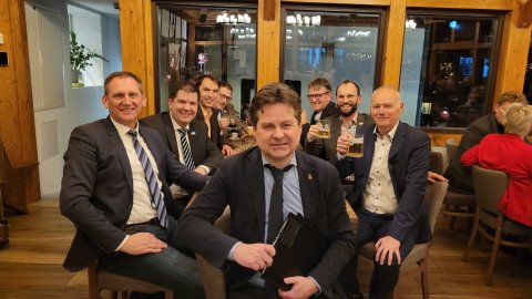 Gruppenfoto anlässlich der 100 Jahrfeier des Aggerverbandes in der Holsteinsmühle in Nümbrecht
